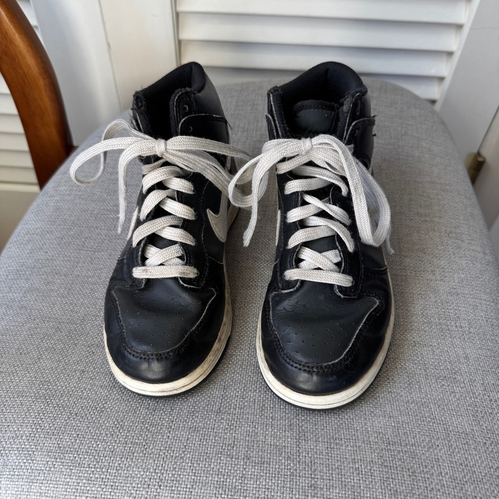 Nike Kid's Dunk High Top Athletic Shoe Sneakers Black Anthracite White 2Y - Picture 2 of 9